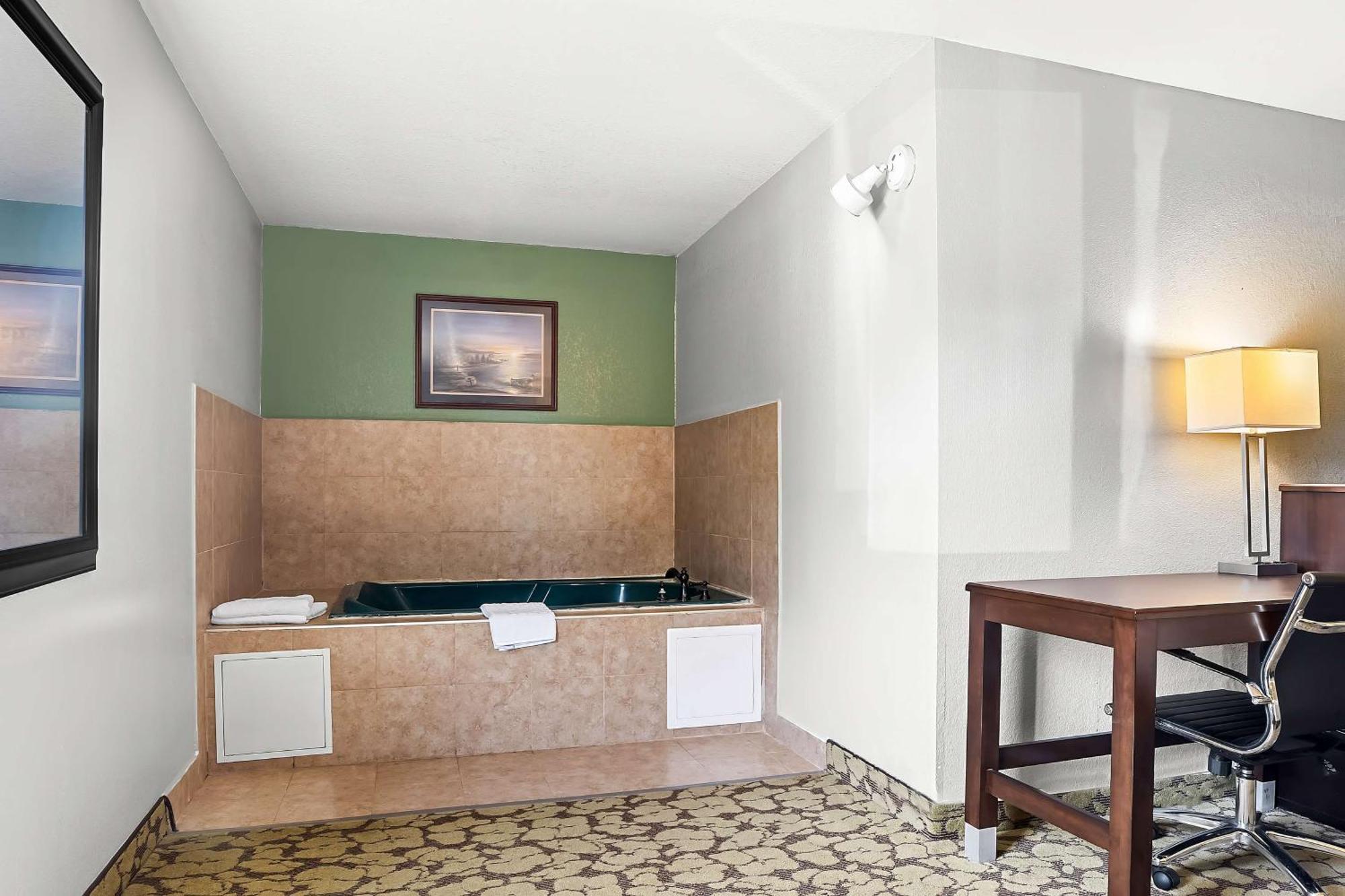 Surestay Plus Hotel By Best Western Bettendorf Ngoại thất bức ảnh
